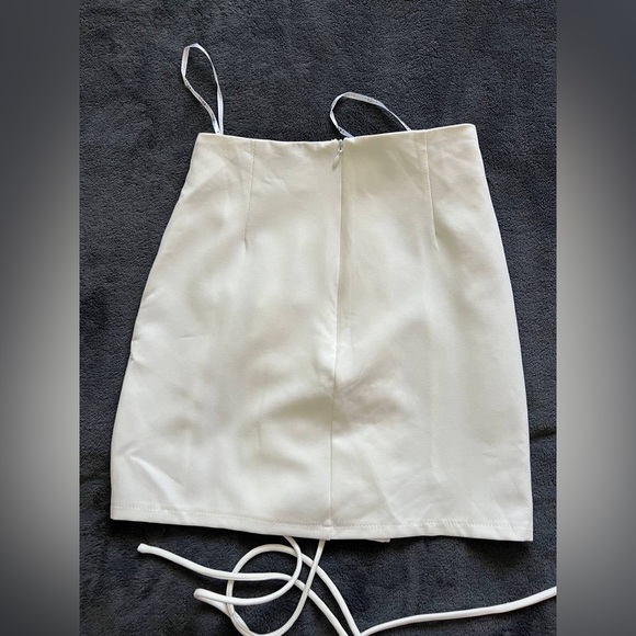CLUB LONDON WHITE TIE LACES FRONT CORSET SKIRT - Picture 3 of 4